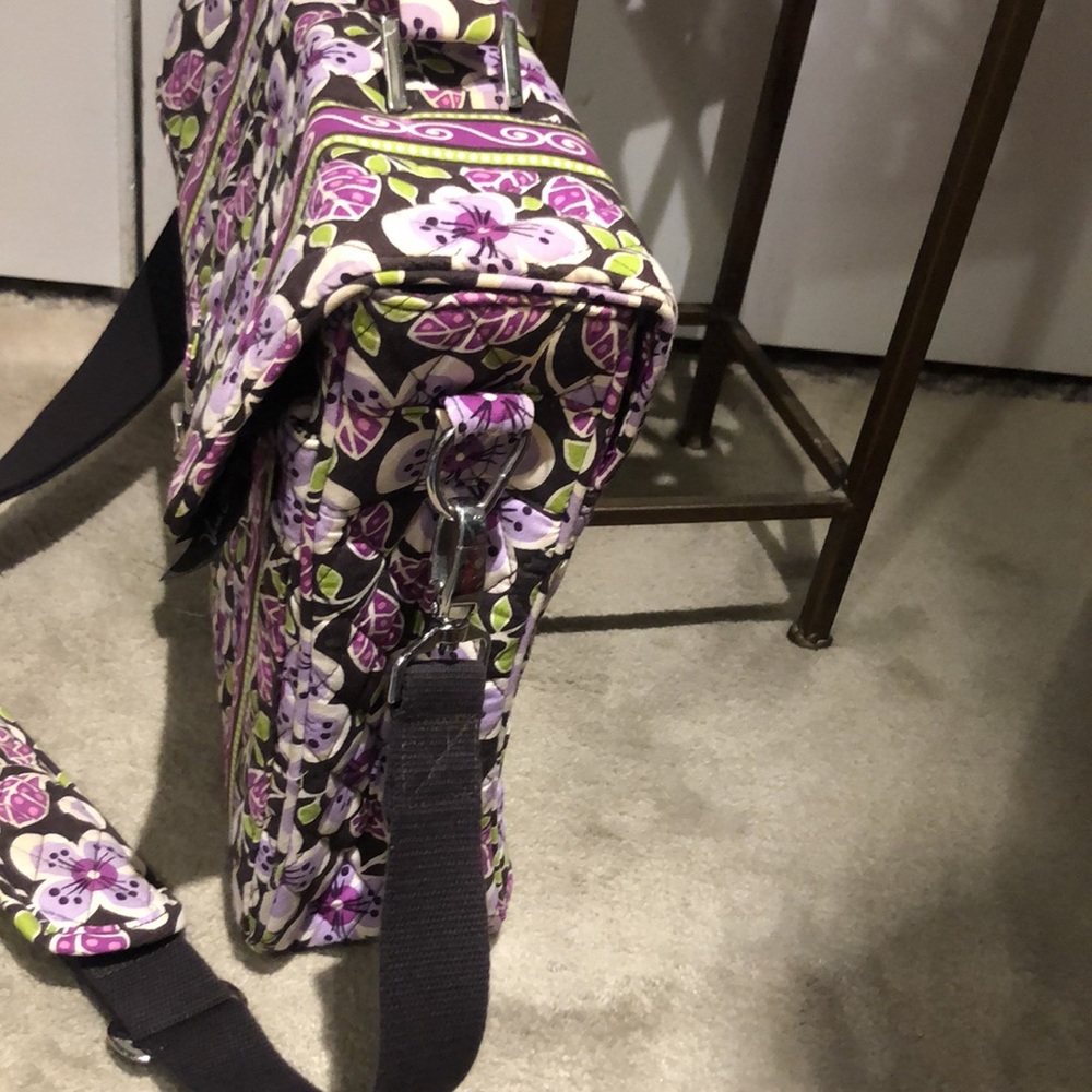 Vera Bradley, vintage business/valise type. Comes with a detachable strap - Picture 13 of 16